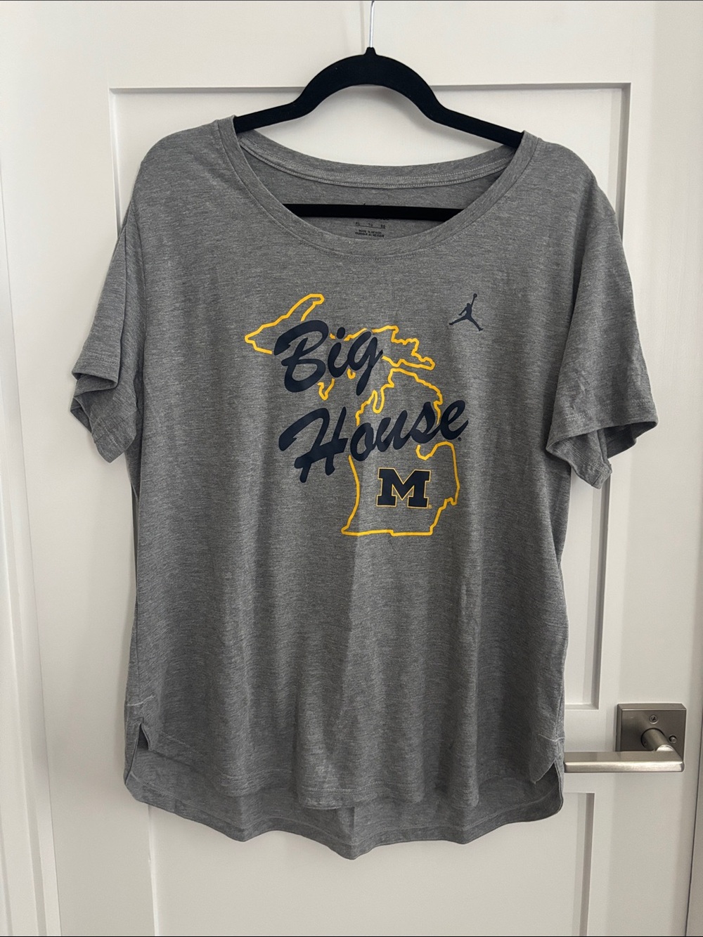 Jordan Size XL Gray University of Michigan Tee